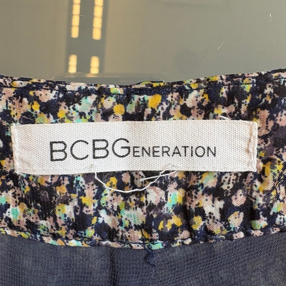 BCBGeneration Navy High Waist Silky Satiny Dainty Abstract Dots Shorts Small - Picture 5 of 9